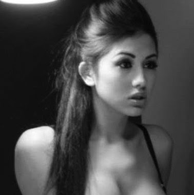 Kelly Stapleton Photo 19
