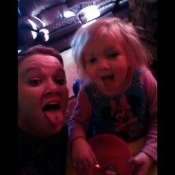 Angela Hutton Photo 4