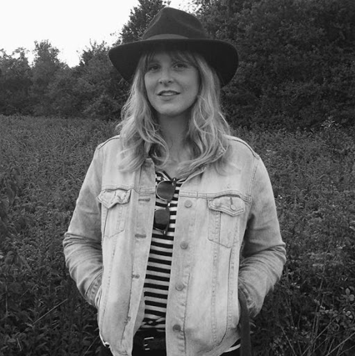 Melissa Costello Photo 7