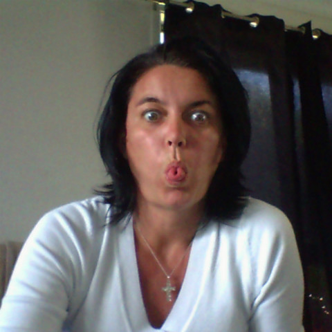 Simone Bennett Photo 10