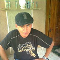Robert Apolinar Photo 25