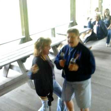 Elizabeth Saylor Photo 15