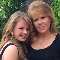 Michelle Yates Photo 27