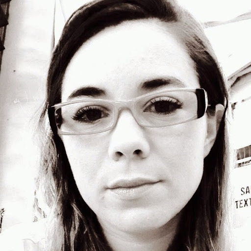 Pamela Costa Photo 13