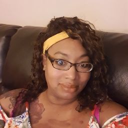 Natasha Holliday Photo 3