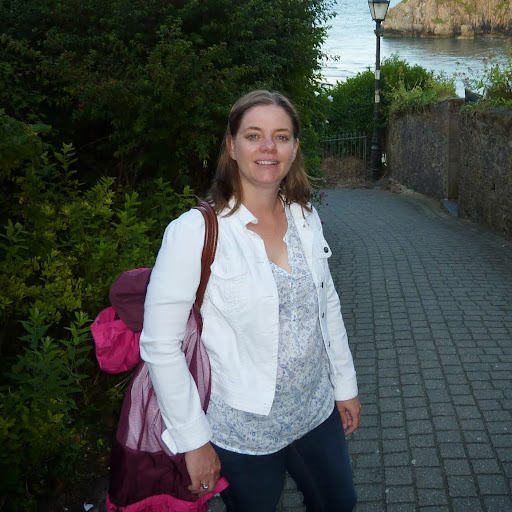 Julie Douglas Photo 7