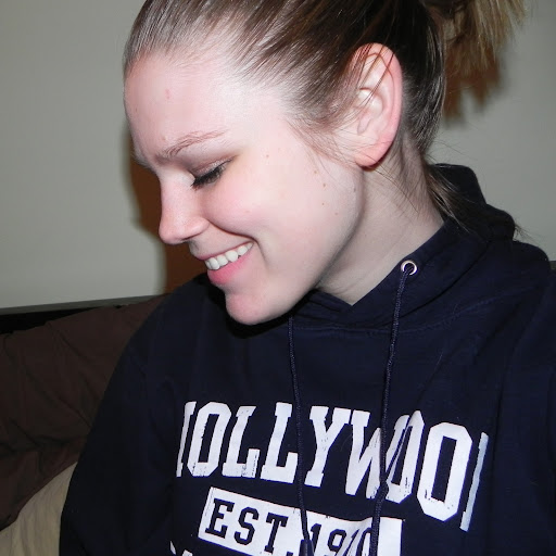 Stephanie Pope Photo 19