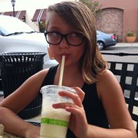 Molly Taylor Photo 9