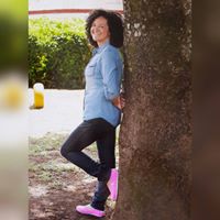 Laura Campos Photo 36