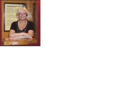 Laura Hardy Photo 18