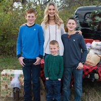 Emily Irwin Photo 19