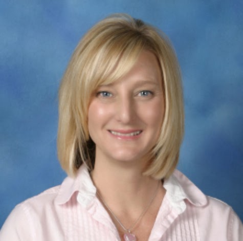 Stephanie Lynch Photo 11
