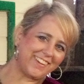 Elizabeth Reynolds Photo 22