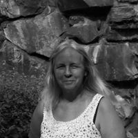 Erika Jacobs Photo 15