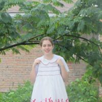 Julia Mills Photo 42