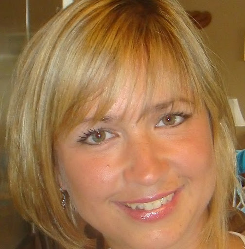 Alison Malone Photo 12