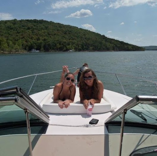 Laura Young Photo 40