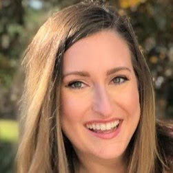 Laura Robison Photo 17