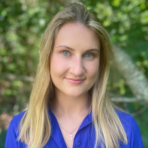 Alexandra Russell Photo 17