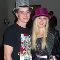 Sarah Darling Photo 8