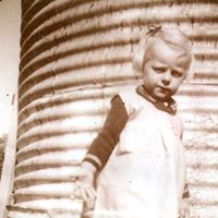 Jeanette Lynch Photo 7