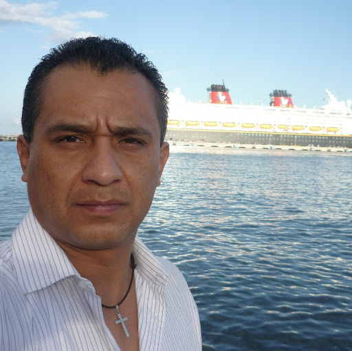 Ricardo Nieves Photo 19