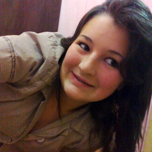 Stefanie Muniz Photo 3