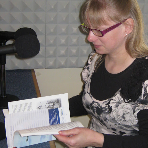 Julie Richmond Photo 18