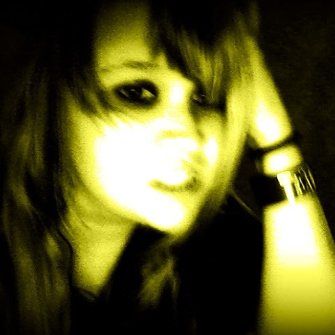 Angela Weston Photo 12