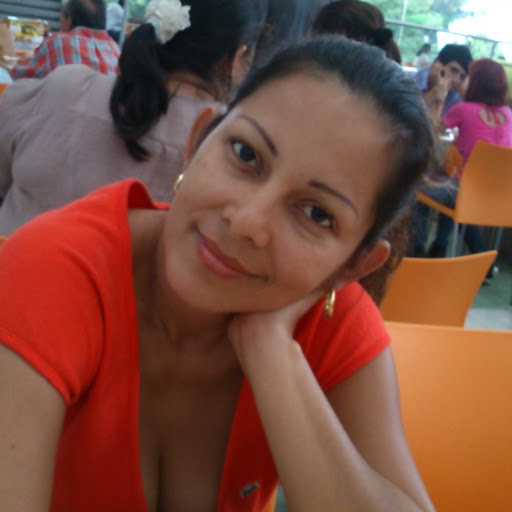 Ada Gomez Photo 18