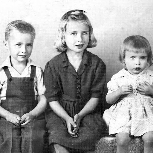 Kathy Wills Photo 36