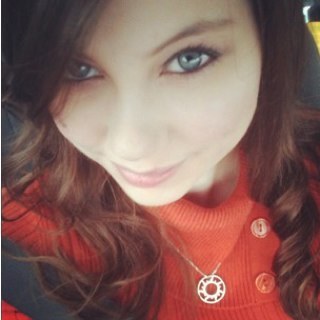 Victoria Foley Photo 15