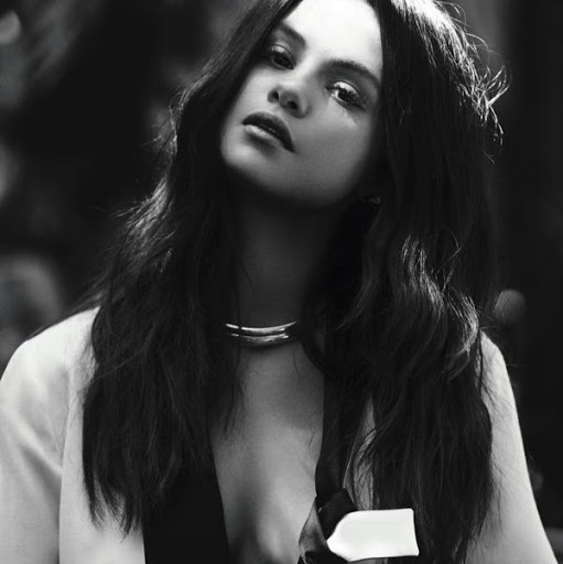 Jessica Harker Photo 5