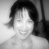Jodi Stephens Photo 13