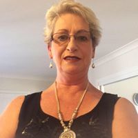 Sandra Hills Photo 35