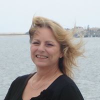 Deborah Nielsen Photo 17