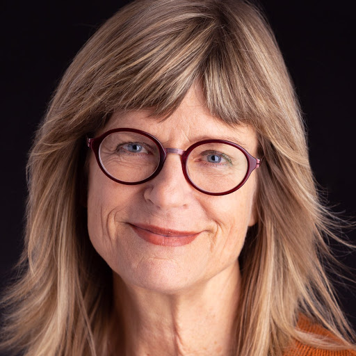 Carolyn Harding Photo 15