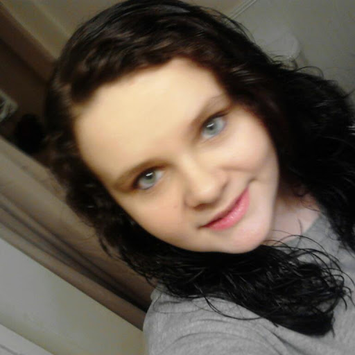 Lindsey Watts Photo 12