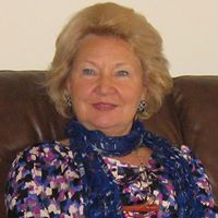 Juliet Mckenzie Photo 17