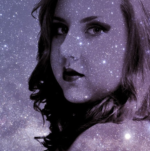 Laura Currie Photo 41