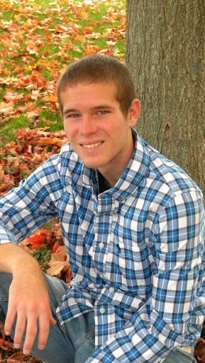 Dustin Howell Photo 38