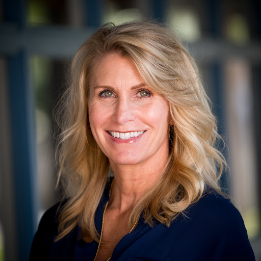 Christine Nichols Photo 25