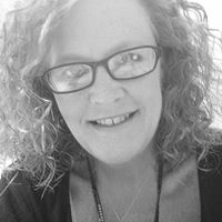 Elizabeth Mcdaniel Photo 28