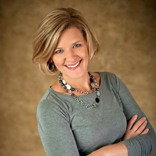 Michelle Howe Photo 13