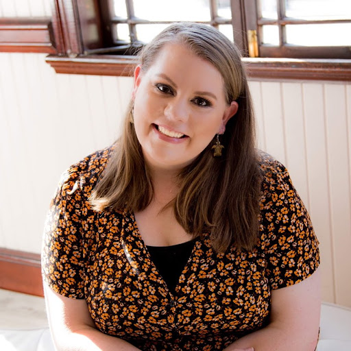 Alexandra Hunter Photo 9