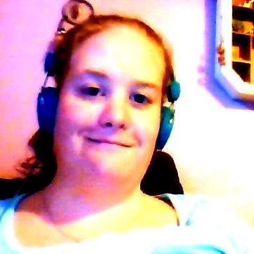 Anna Allen Photo 15