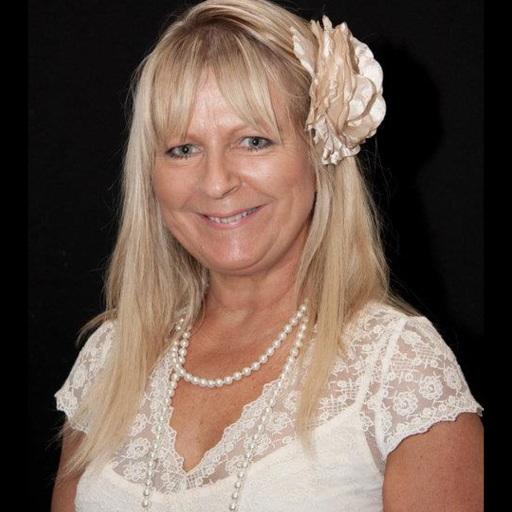 Julie Mathias Photo 18