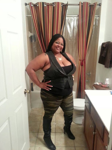 Tanisha Henry Photo 8