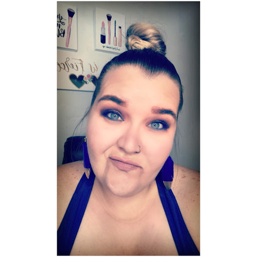 Laura Green Photo 25 Laura Green Photo 25