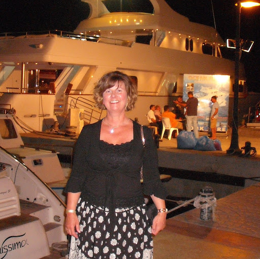 Carol Browne Photo 37